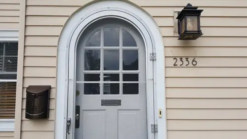 Ecco 5 Bronze Wall Mount Mailbox Installed